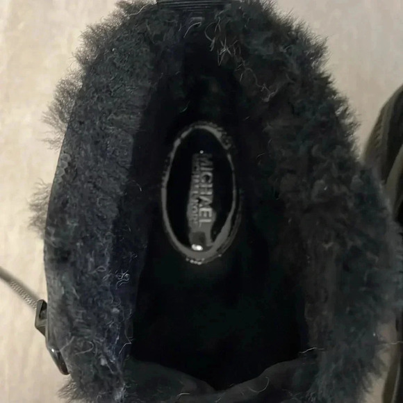 Michael Kors Leather Fur Chunky Combat Winter Boot Fur Insole, Size 8 - Picture 12 of 12